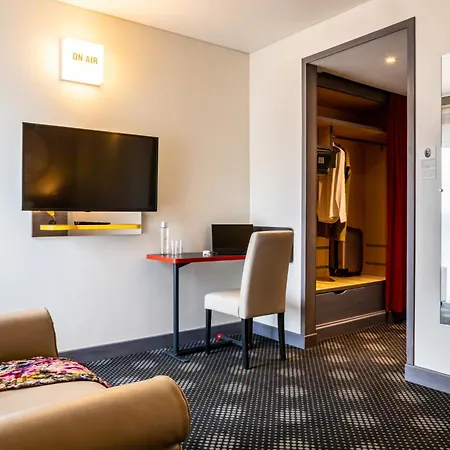 Ibis Styles Paris Mairie De Otel 3*
