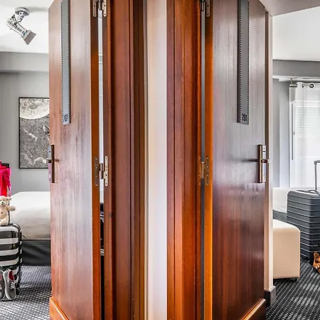 Otel Ibis Styles Paris Mairie De 3*