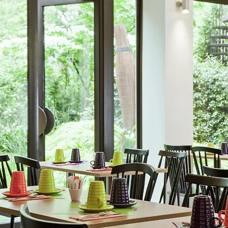 Ibis Styles Paris Mairie De Otel Montreuil (Seine-Saint-Denis)
